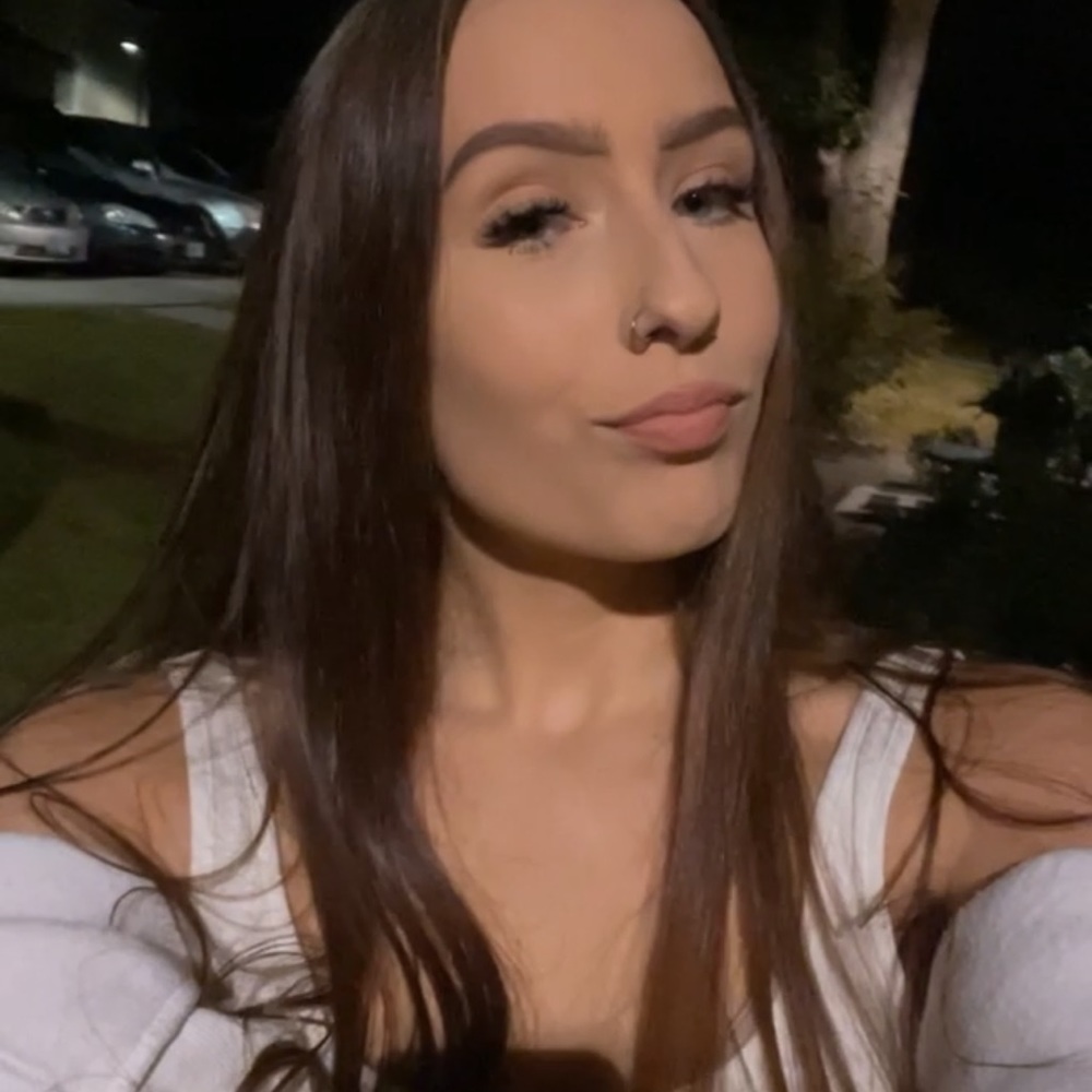 Meet your Posher, Ariana